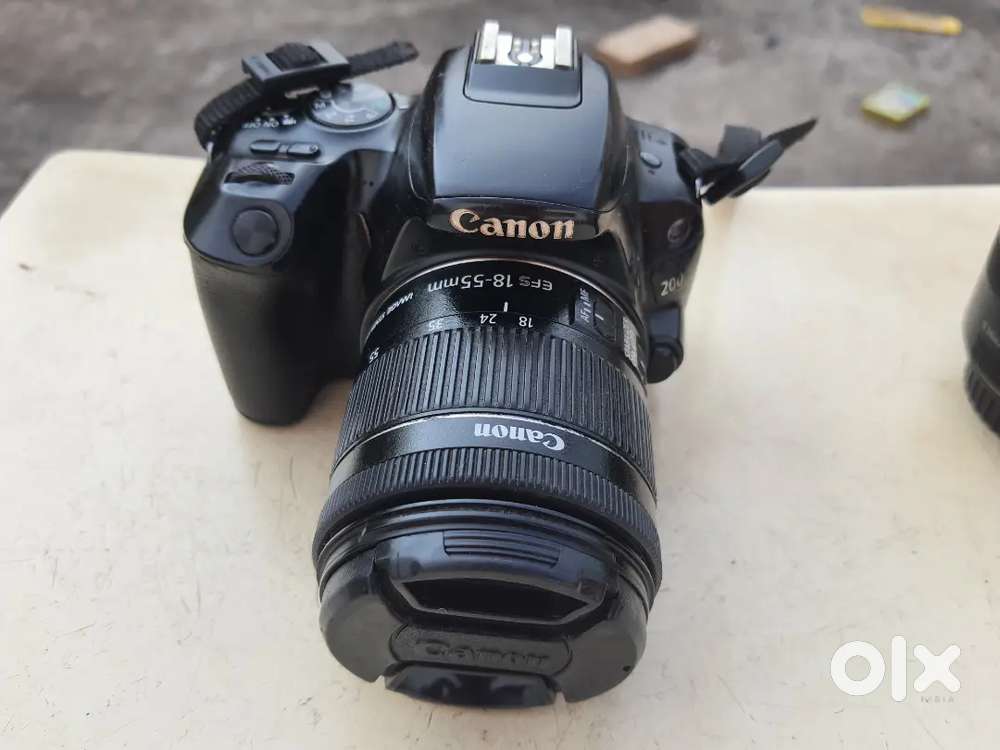 Canon 200d camera