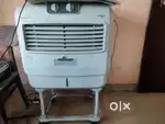 Cooler with stand