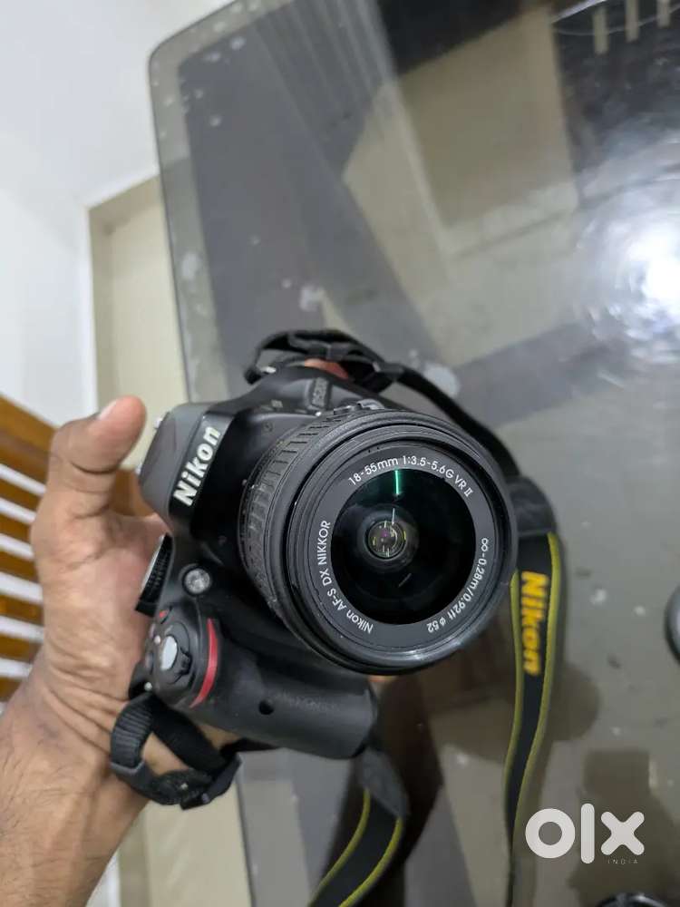 NIKON D5200