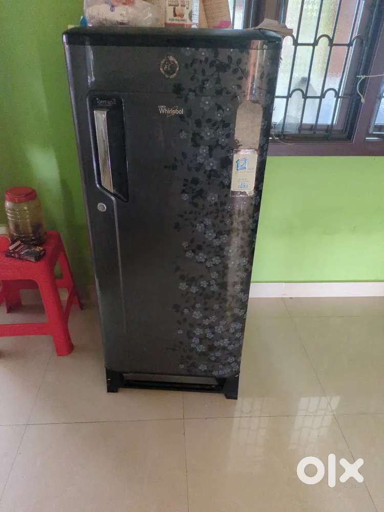 Whirlpool 5 years used first class fridge