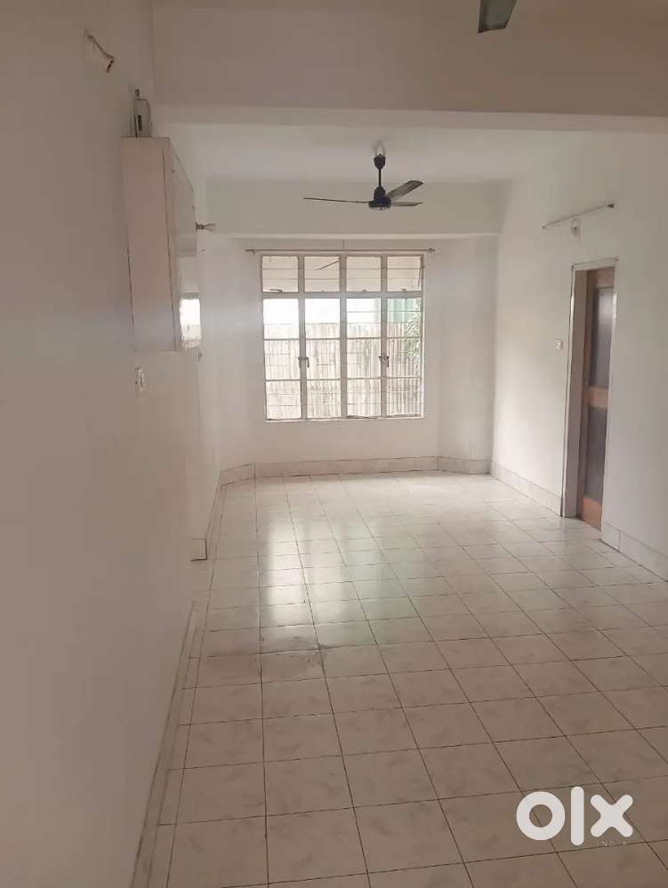 3bhk semi furnished flat zoo road
