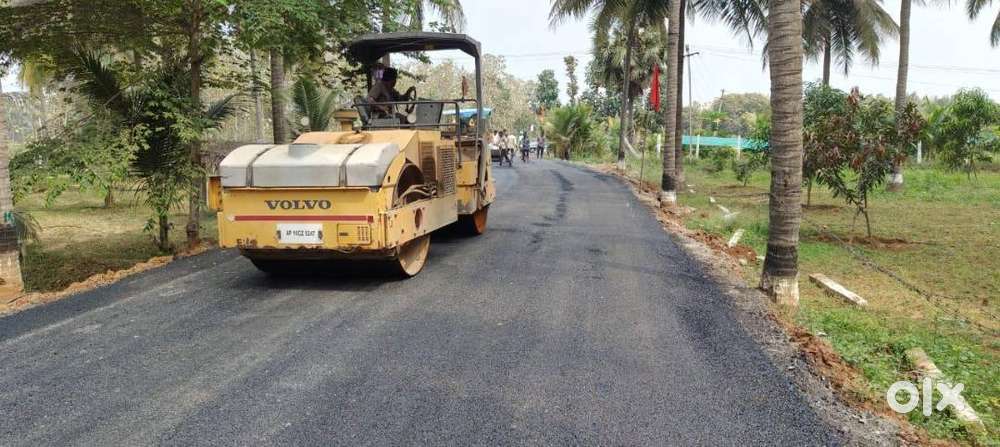 200 sqyd east facing Residential plots for sale near bhogapuram