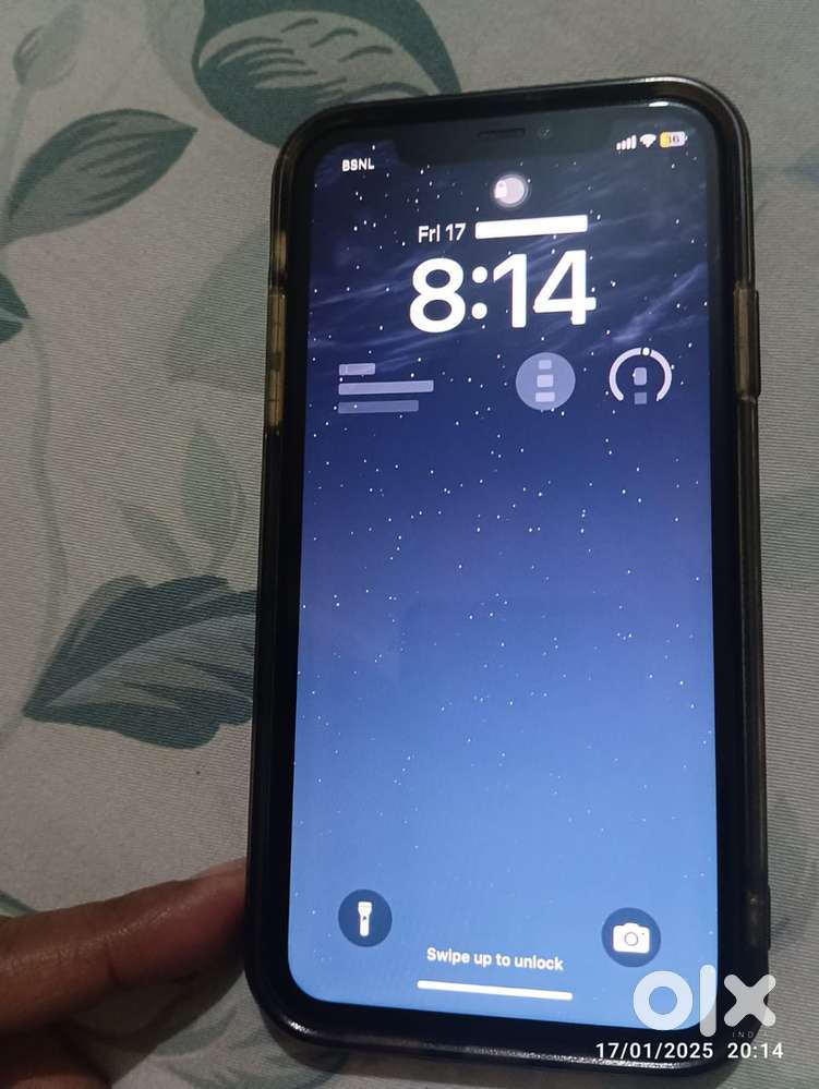 Iphone 11 64gb good condition just for 13490