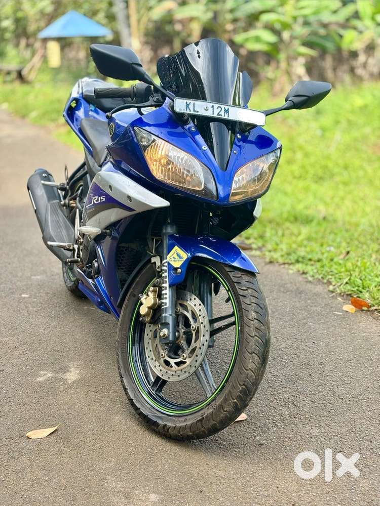 Yamaha R15V2