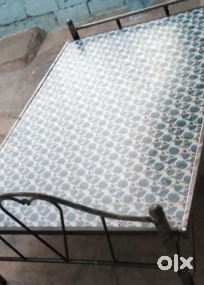 Kind cots and beds