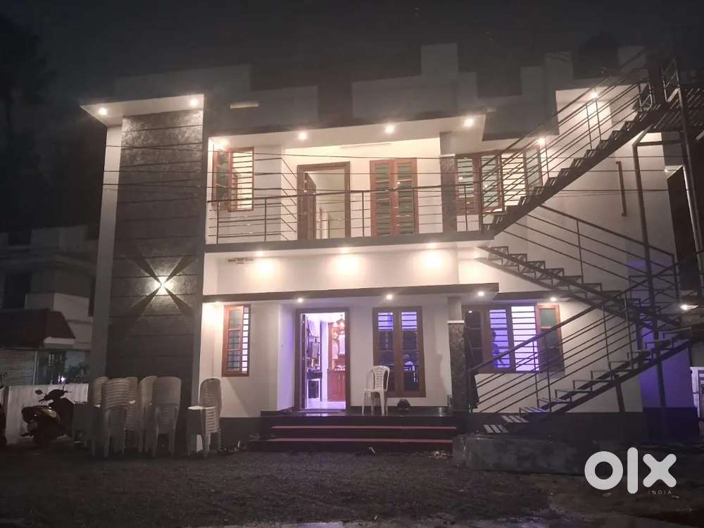 PG for mens near companipadi metro station