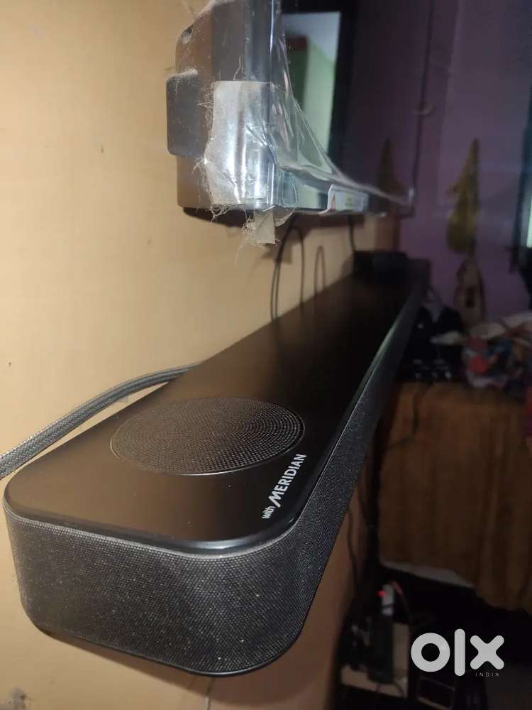 LG SP8A, 420W Powerful Sound Soundbar, 3.1.2 Ch with Meridian