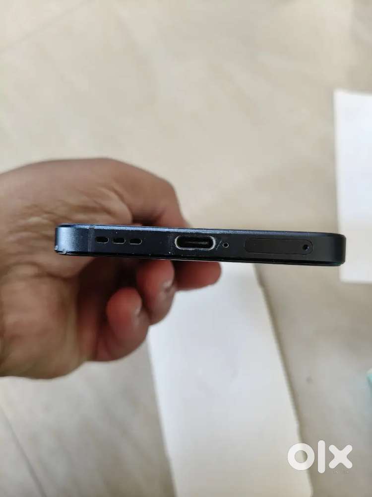 OPPO Reno 6 5G (8 Gb ram, 128Gb storage)