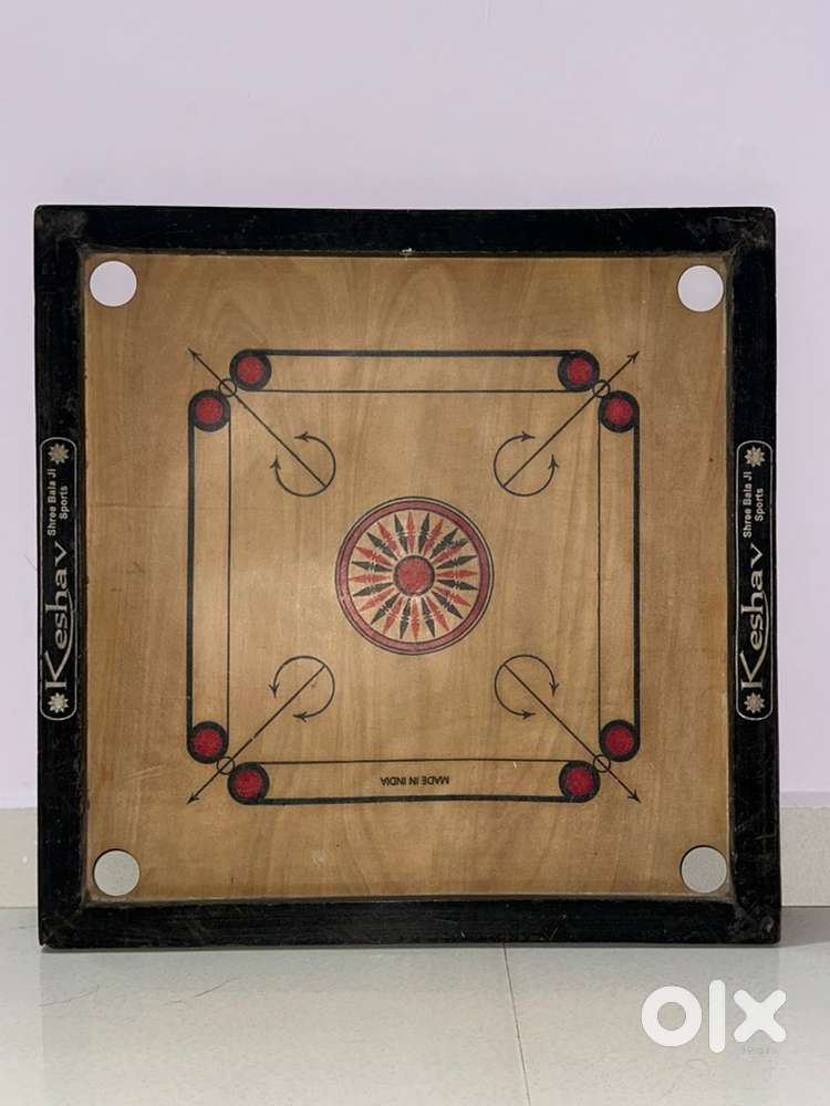 Carrom board