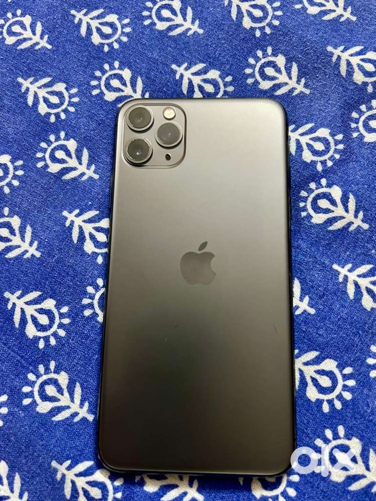 iPhone 11 Pro Max (Silver, 64 GB)