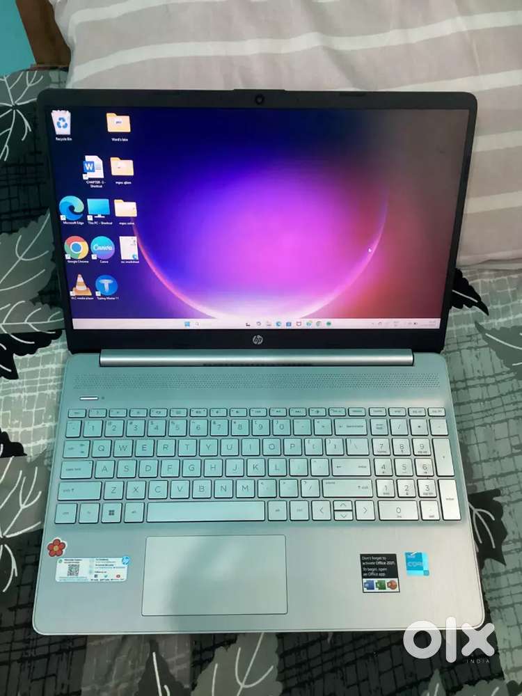 Hp laptop 8GB Ram / 512Gb storage windows 11 home