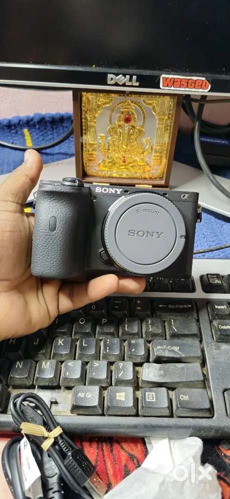 Sony alpha a6600 for sale  with 50 mm lense.