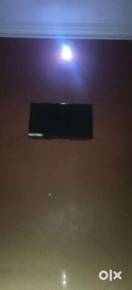 LG 80cm (32) Smart HD TV (LR600)