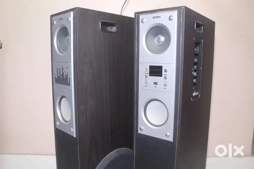 Intex Music System with wireless karaoke mic