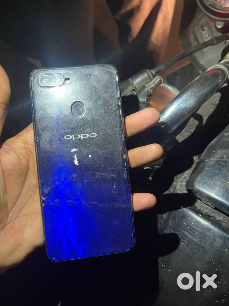 All condition ok only phone available 6/64 gb