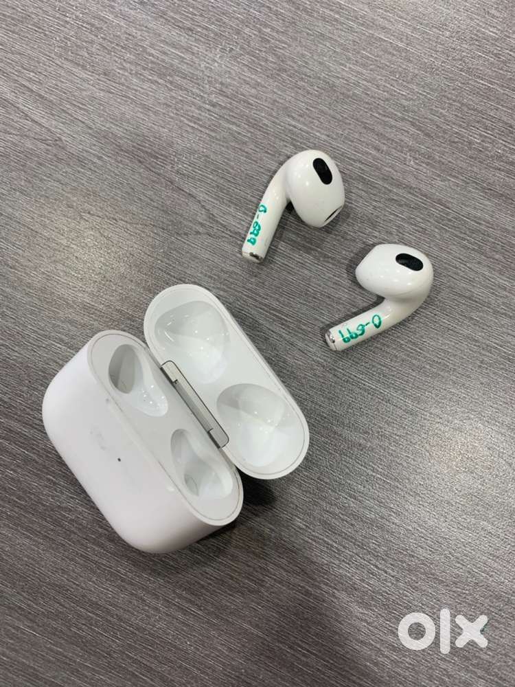 Apple AirPods 3rd generation / Apple H1 headphone chip / with bill