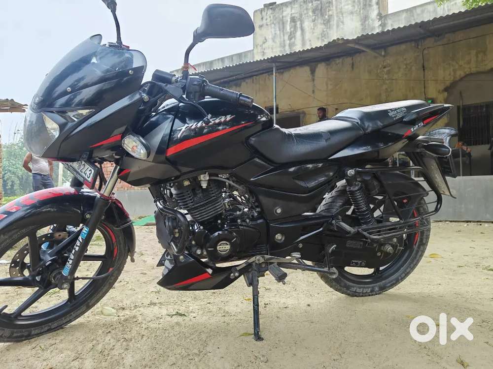 Bajaj Pulsar 125 (Black)