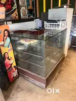 Glass display counter