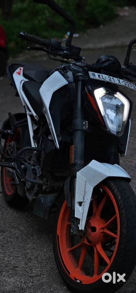Ktm duke 200