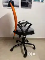 GreenSoul Office Chair – Flirty Orange – Rarely Used