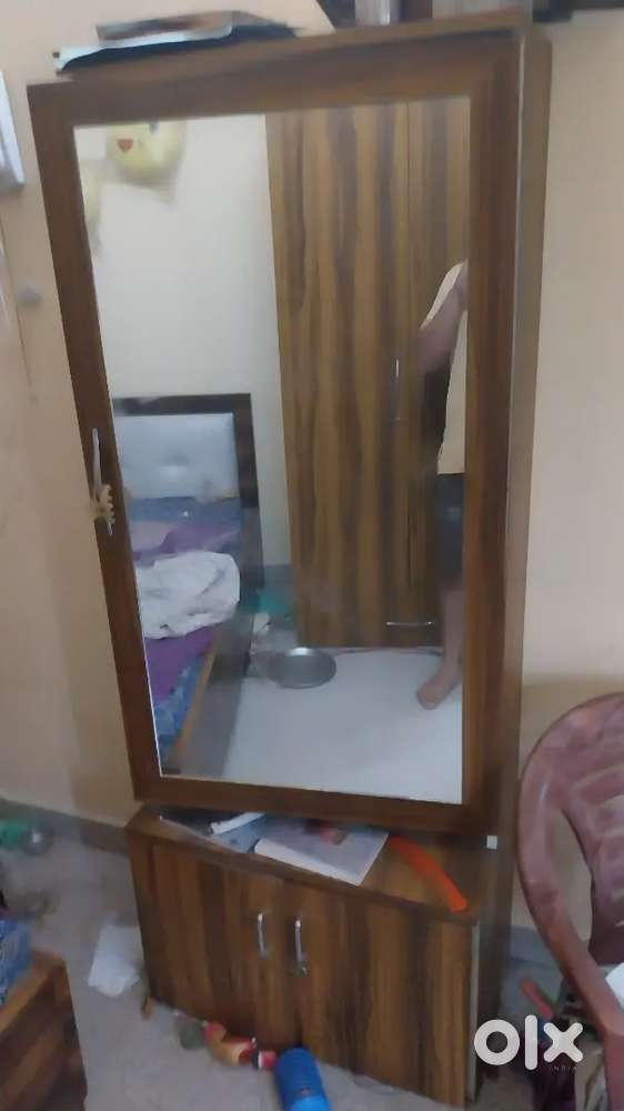 Showcase with mirror