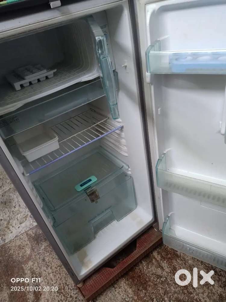 Samsung RA 18 model refrigerator,with stand