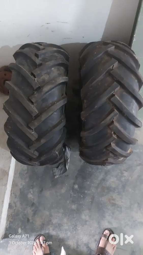 रेडियल टायर फ्रंट
