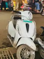 2024 Chetak key less in warranty top condition range 90 to 105 new tyr