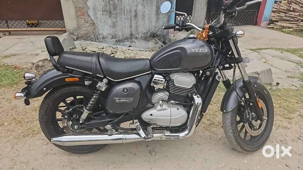 Selling my Yezdi Roadster.