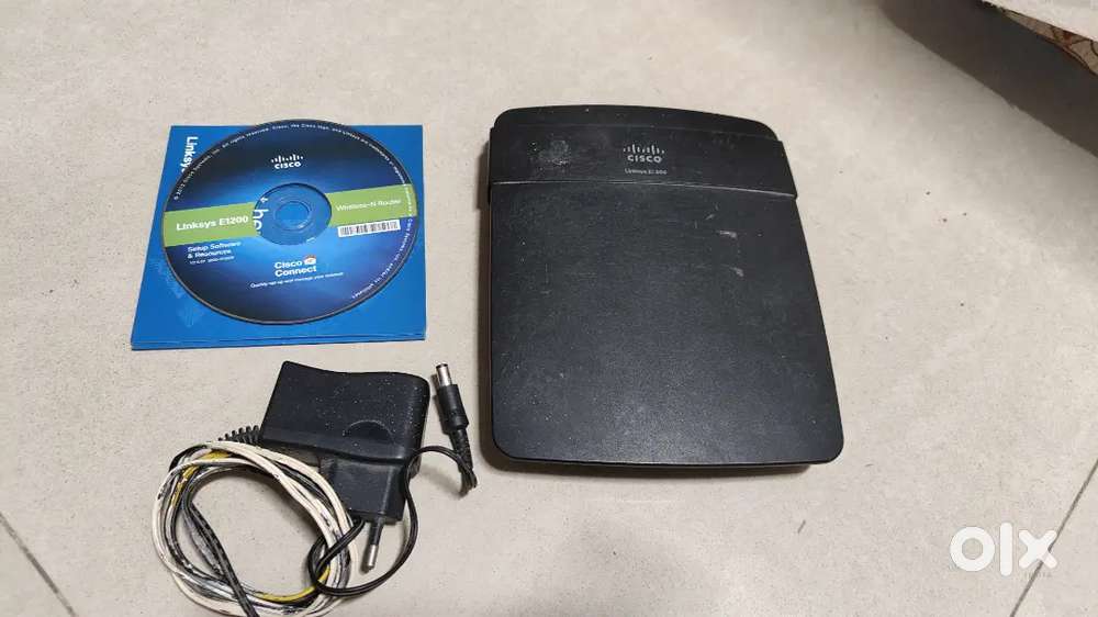 CISCO Linksys E1200 wifi Router