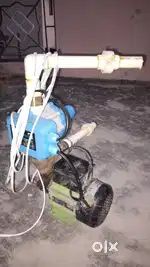 Motor with auto pump