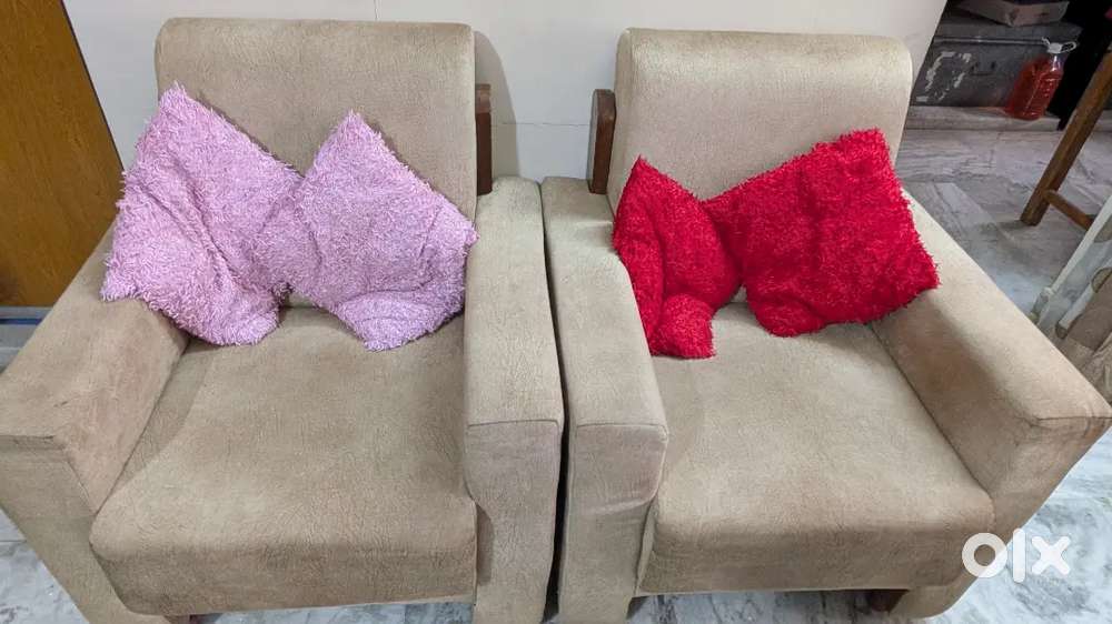 “Comfortable 3Seater Sofa set  made of sagon wood in Great Condition”
