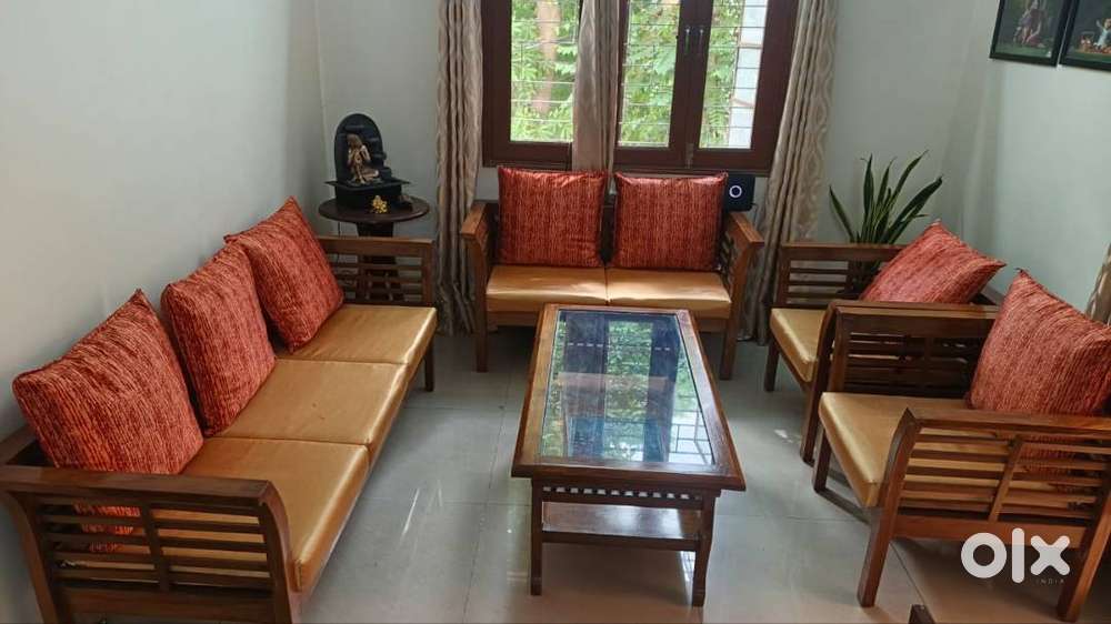 Teakwood 7-Seater Sofa in great condition