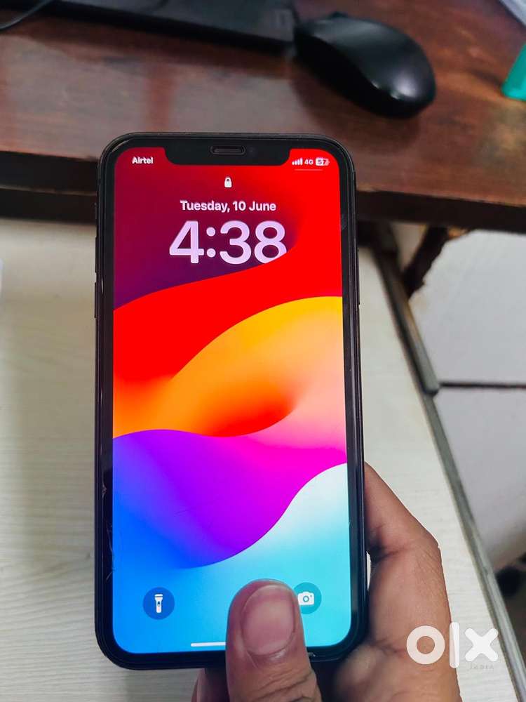 Iphone 11/128GB.  Never repaired