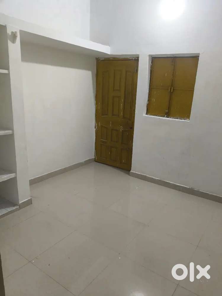 1 ROOM ATTACHED BATHROOM FOR FAMILY