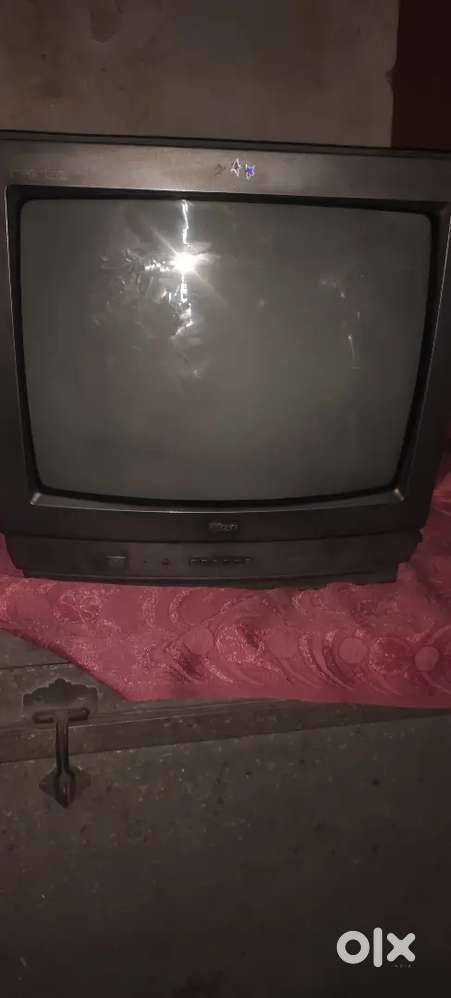 21 inch LG TV with remote