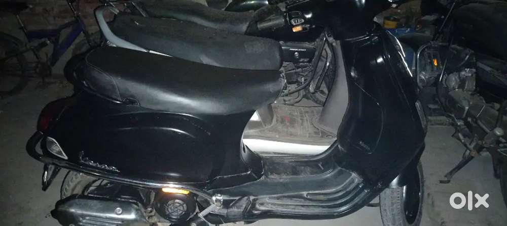 Vespa LX 125 cc full insurance service record