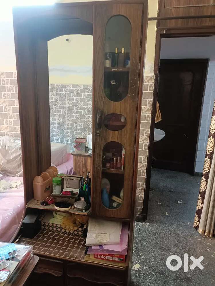 Dressing table
