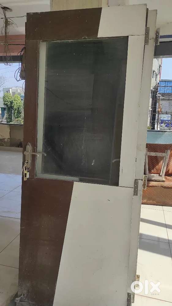 Doors with glass n lock
