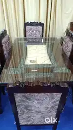 Luxurious design model 4 seater dining table available in starf furnit