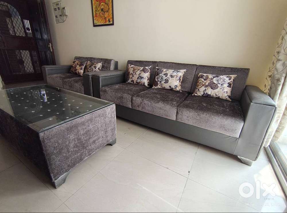 9 seater sofa set almost new