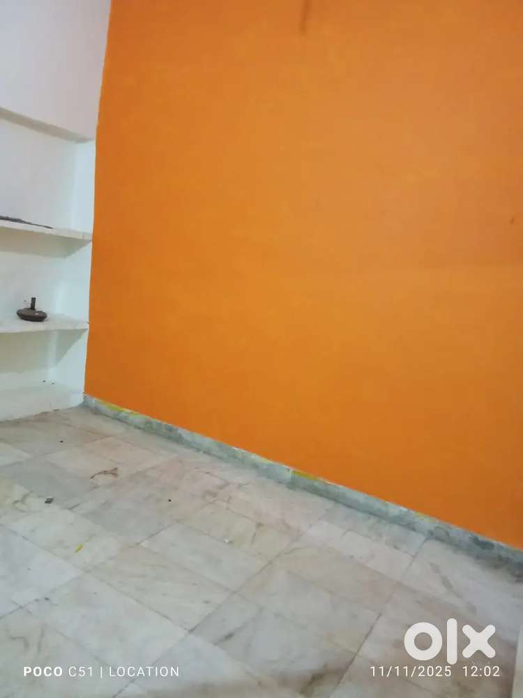 Room rent only on 2000 prime location for girls only