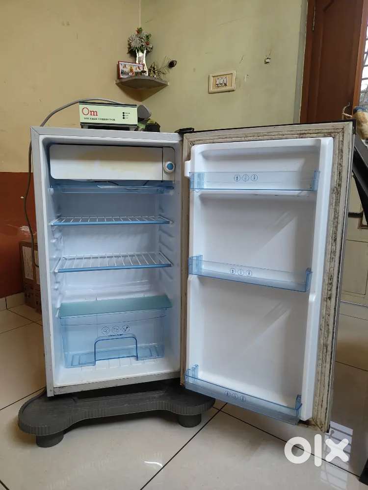 Tiny Refrigerator, compatible for small home and office