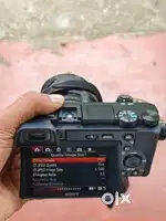 sony a6100 mirrorless camera with 16-50mm kitlens