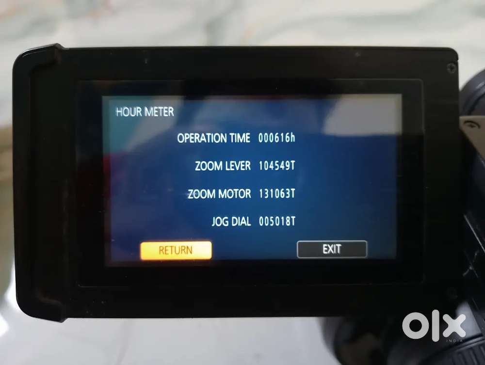 Panasonic pv 100 video camara for sale 20,000 only