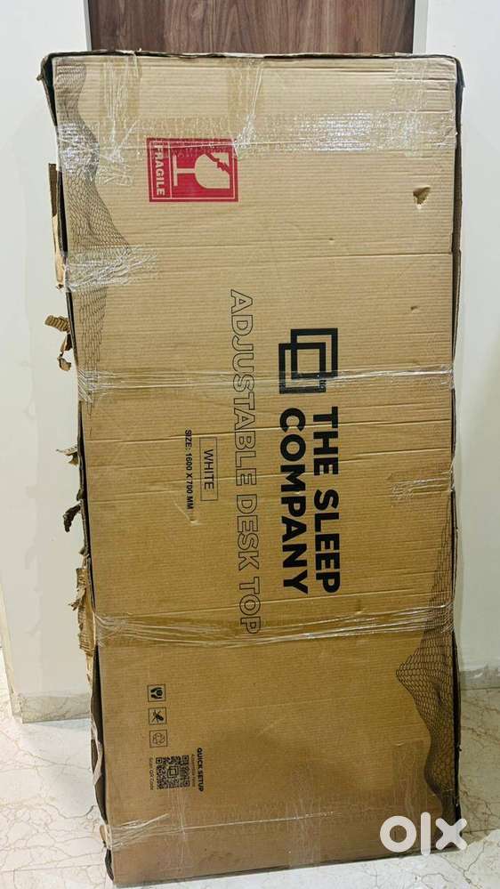 Table Top of The Sleep Company Adjustable Desk