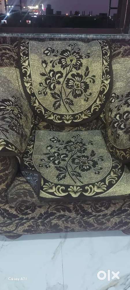 Good condition sofa in kolkata topsia