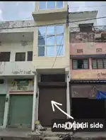देवबंद मुख्य बाज़ार में 3 मंज़िला तैयार दुकान  मंडी व बालाजी धाम साइड