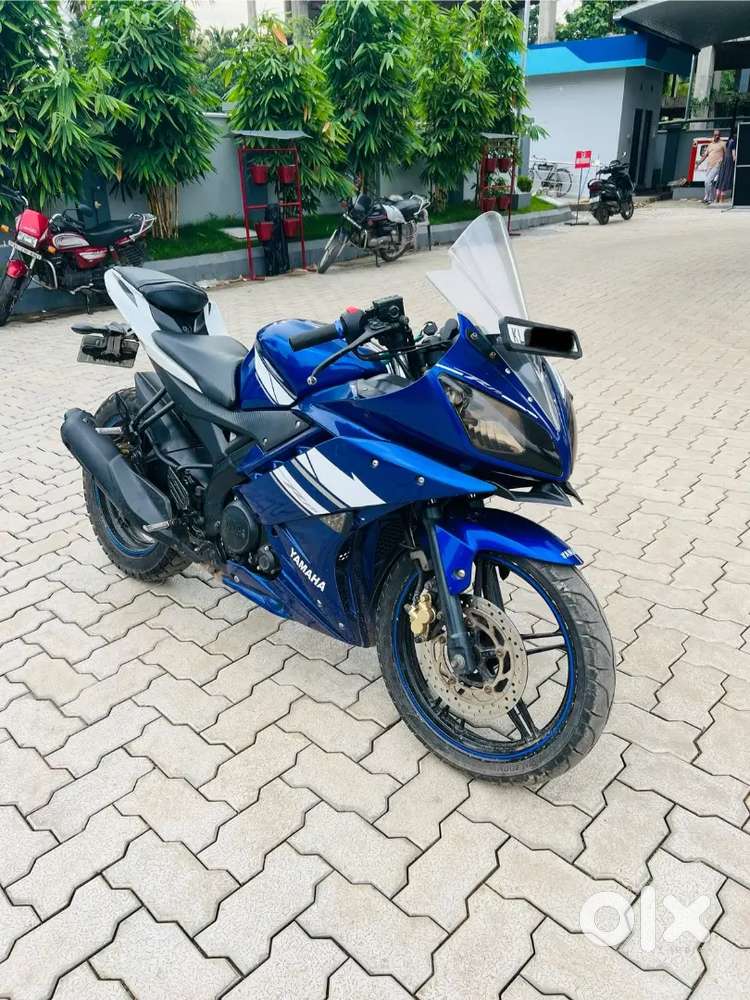 Yamaha yzfr15 v2 neat condition