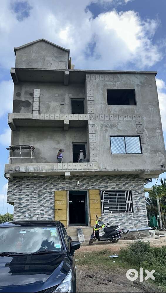 We want to give this floor in rent for office and personal living.